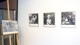 Zdjęcia domu Beksińskiego w sanoku oraz czaro białe zdjęcia Mistrza we wczesnym wieku dziecięcym.